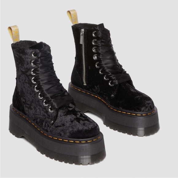 RARE Dr Martens Jadon Velvet Platform, SIZE 7 US - Picture 3 of 12